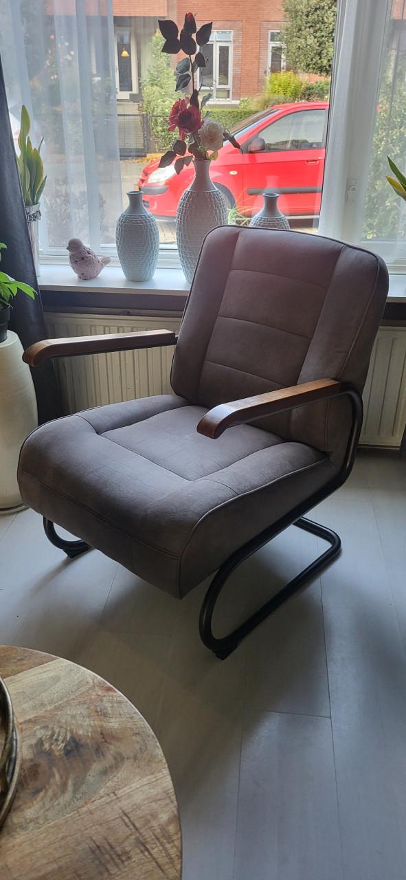 Mooi fauteuil bijna nooit op gezeten