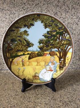 Wandbord met ophangsysteem.  Villeroy & Boch.   Doorsnee: 25 cm.   HERFST.