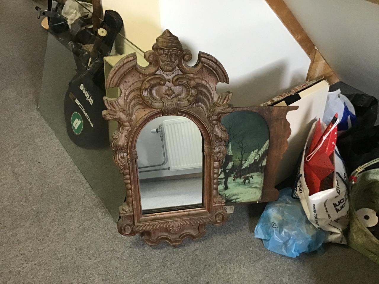 Schilderijtje met verborgen spiegel