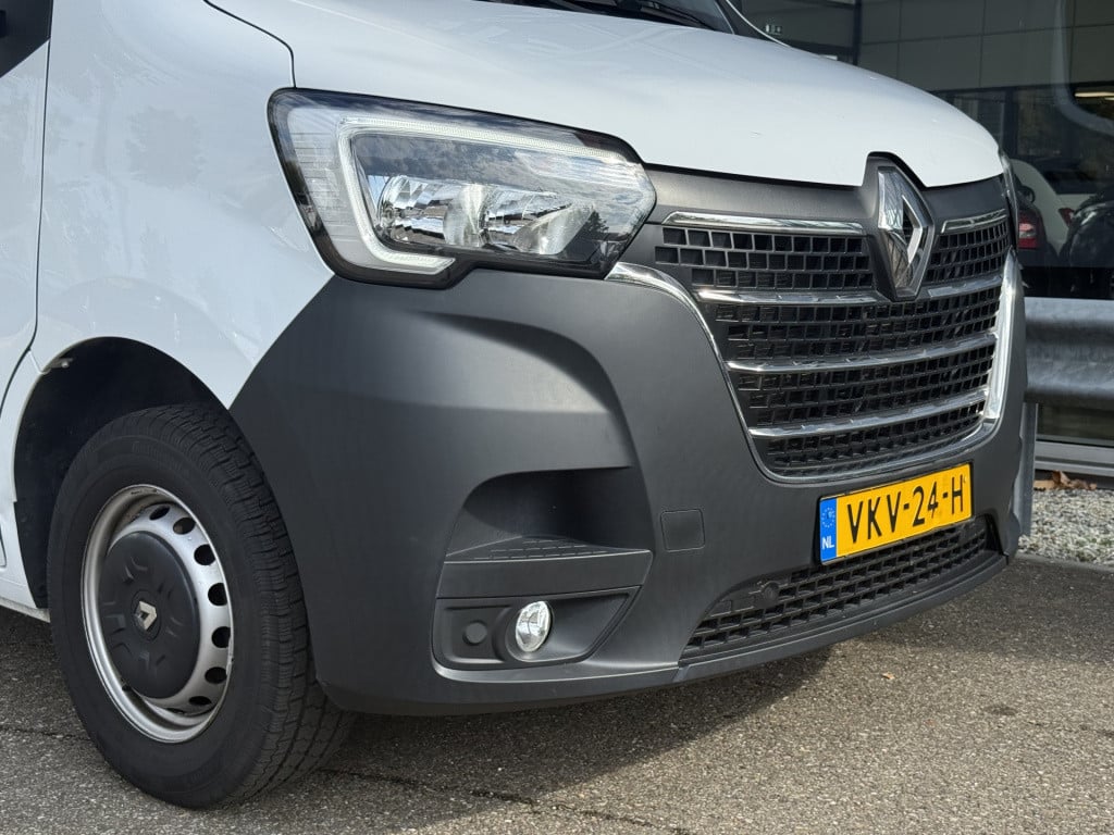 Renault Master t35 2.3 dci 135 l2h2 | trekhaak | navi | carplay | cruisec. 