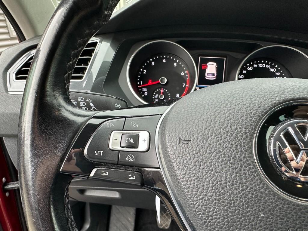 Volkswagen Tiguan 1.4 tsi comfortline wegklapbare trekhaak 1e eigenaar pdc