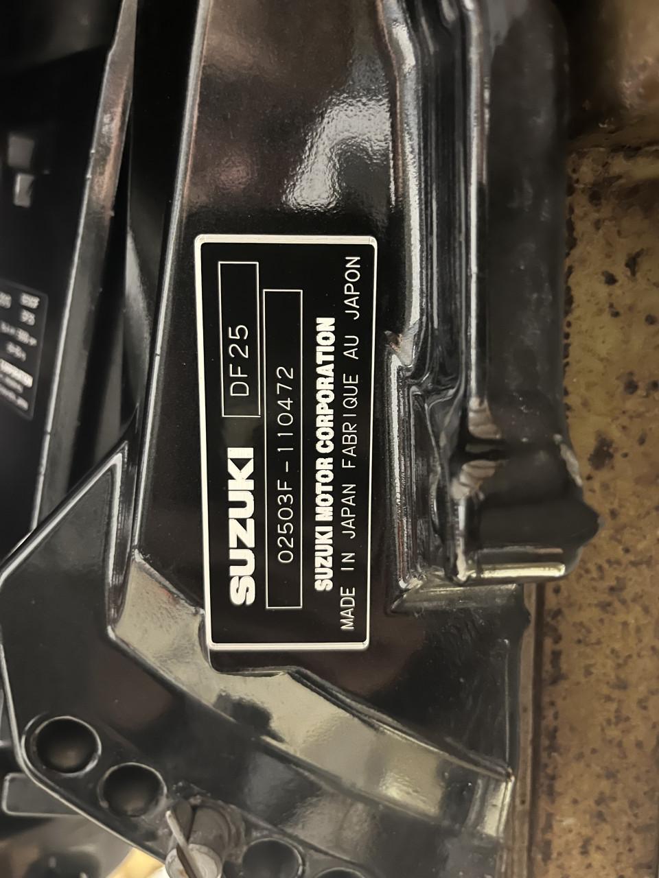Suzuki DF25 VTwin