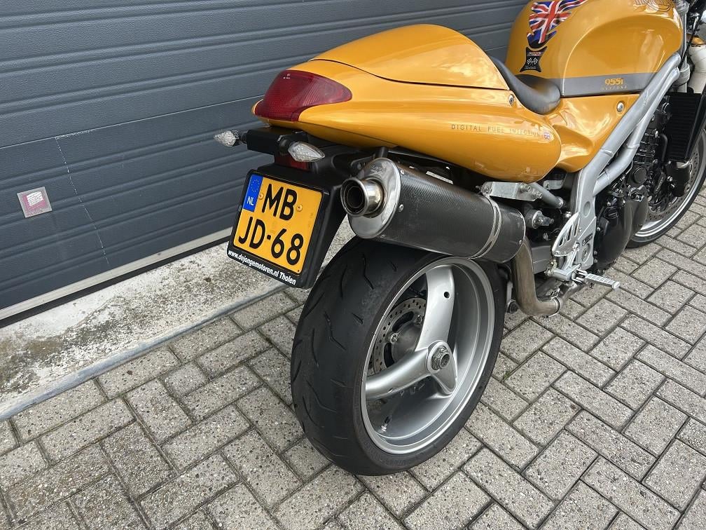 Triumph Speed Triple uit 2000 met 25 dkm, sportdemper, monocover €2350,-
