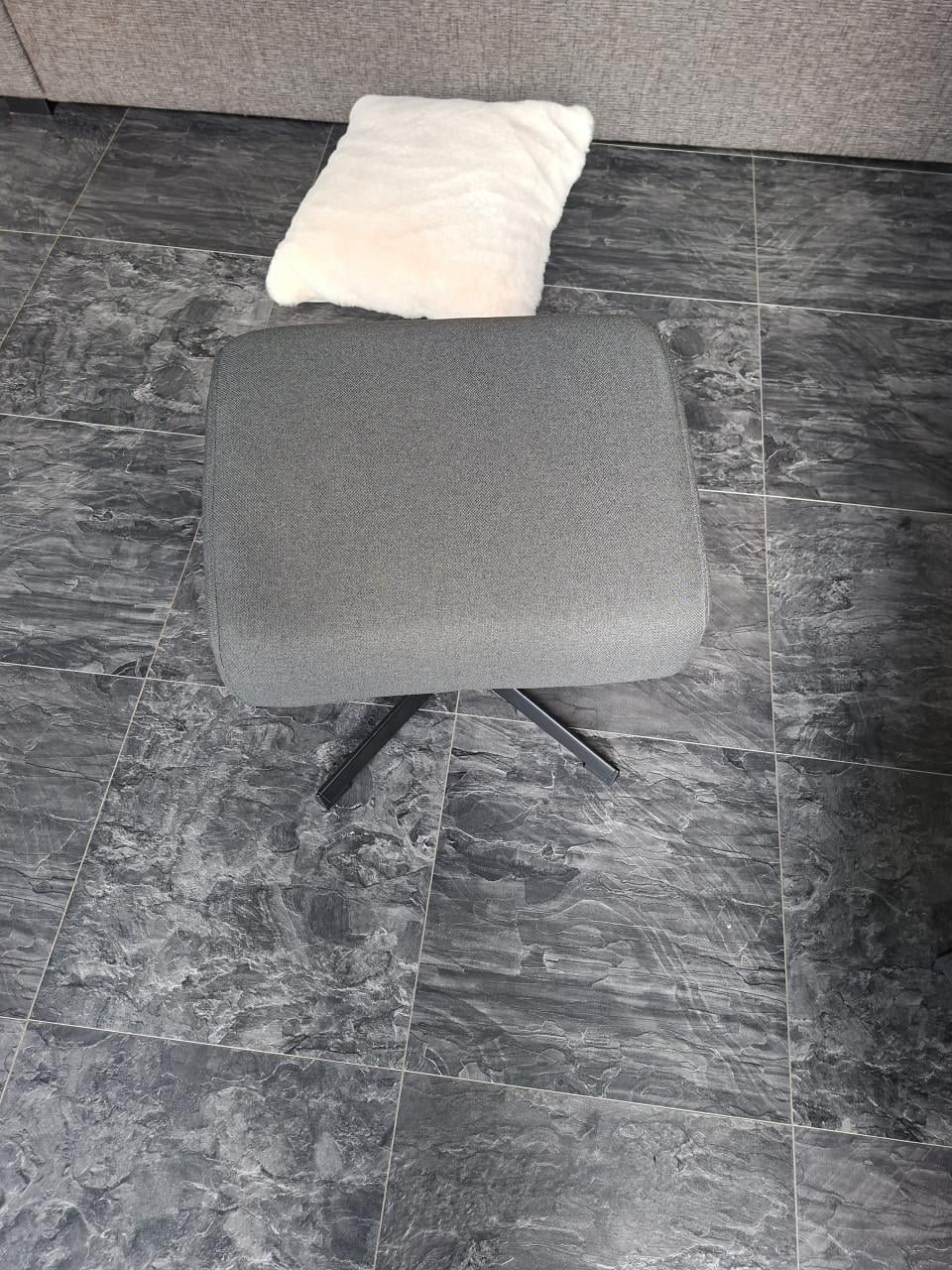 Draaifauteuil met voetenbank