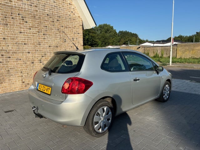 Toyota Auris 1.6-16v Terra
