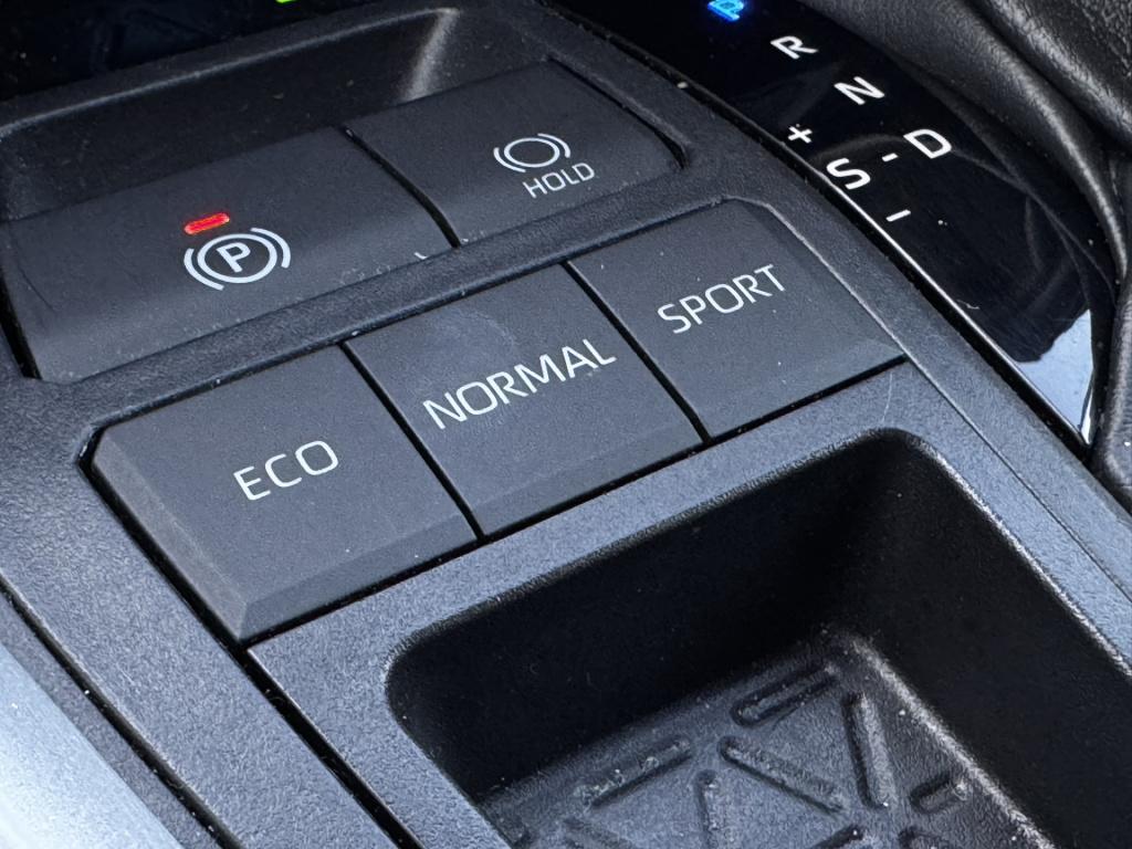 Toyota Rav4 2.5 hybrid style | navigatie | trekhaak | bi-tone |
