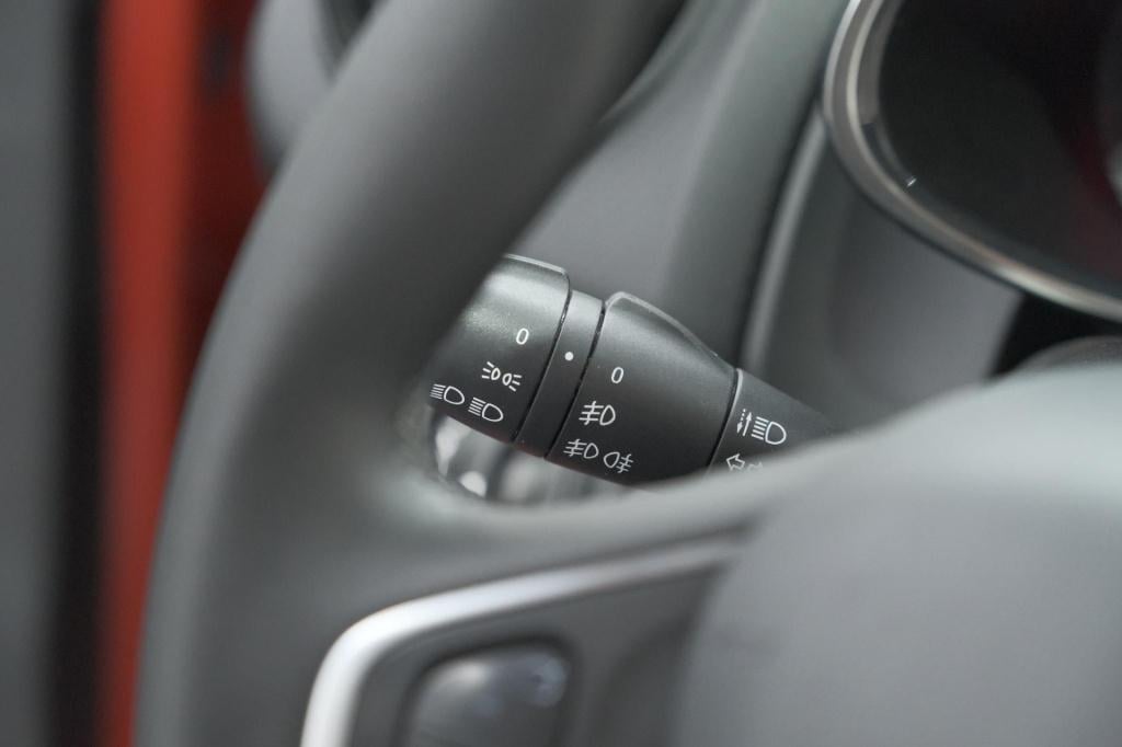 Renault Clio tce 90 limited | trekhaak | parkeersensoren | navigatie | crui