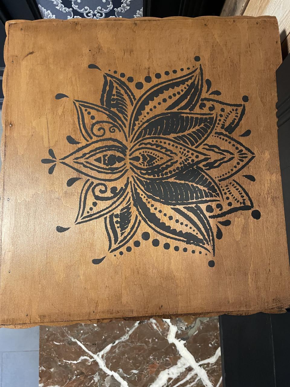 Unieke kast met marmeren blad