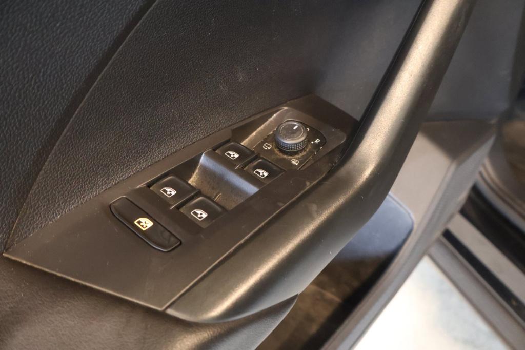 Volkswagen T-cross 1.0 tsi life edition|trekhaak|virtual cockpit|apple carp