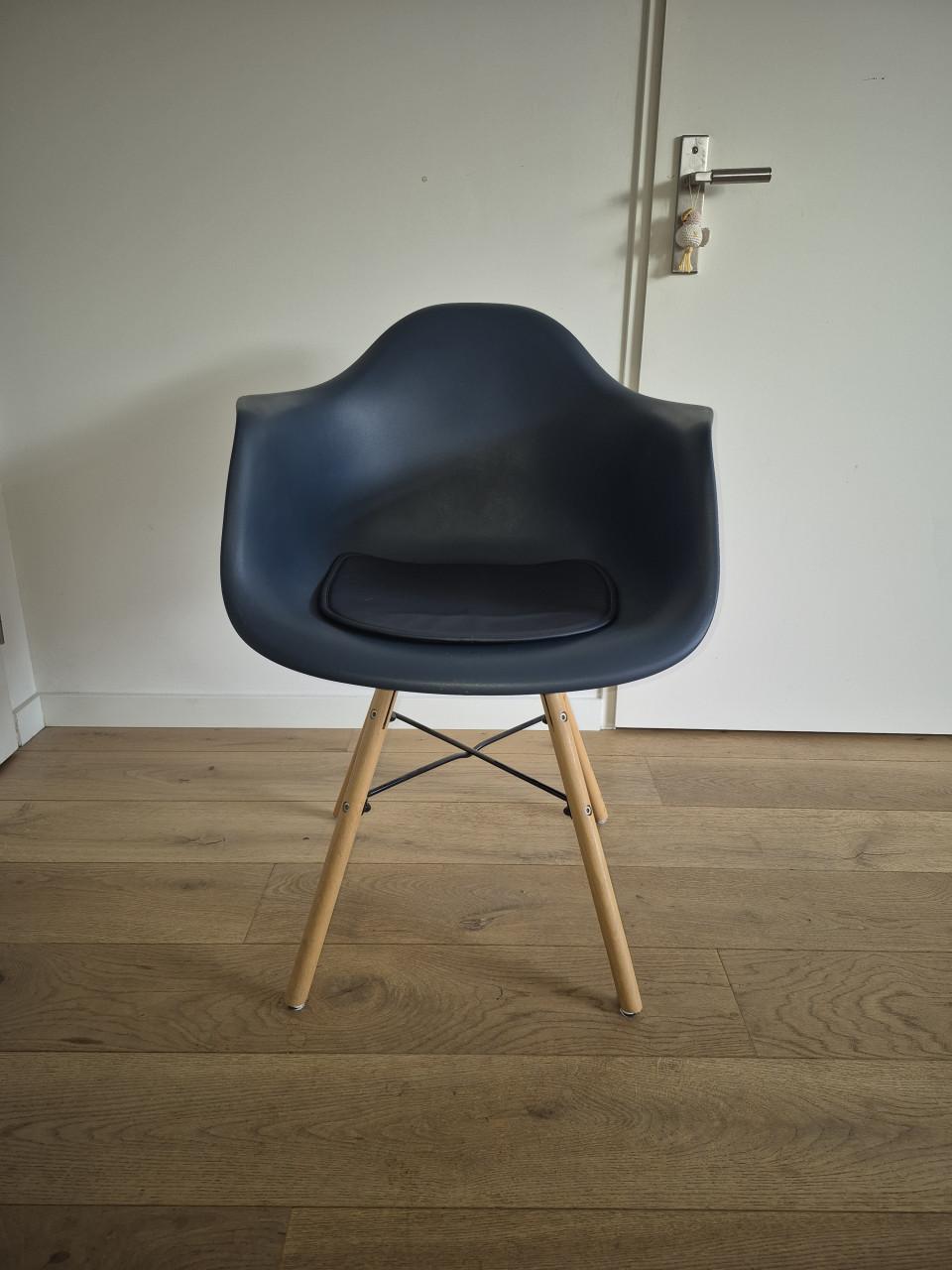 Blauwe design stoeltjes