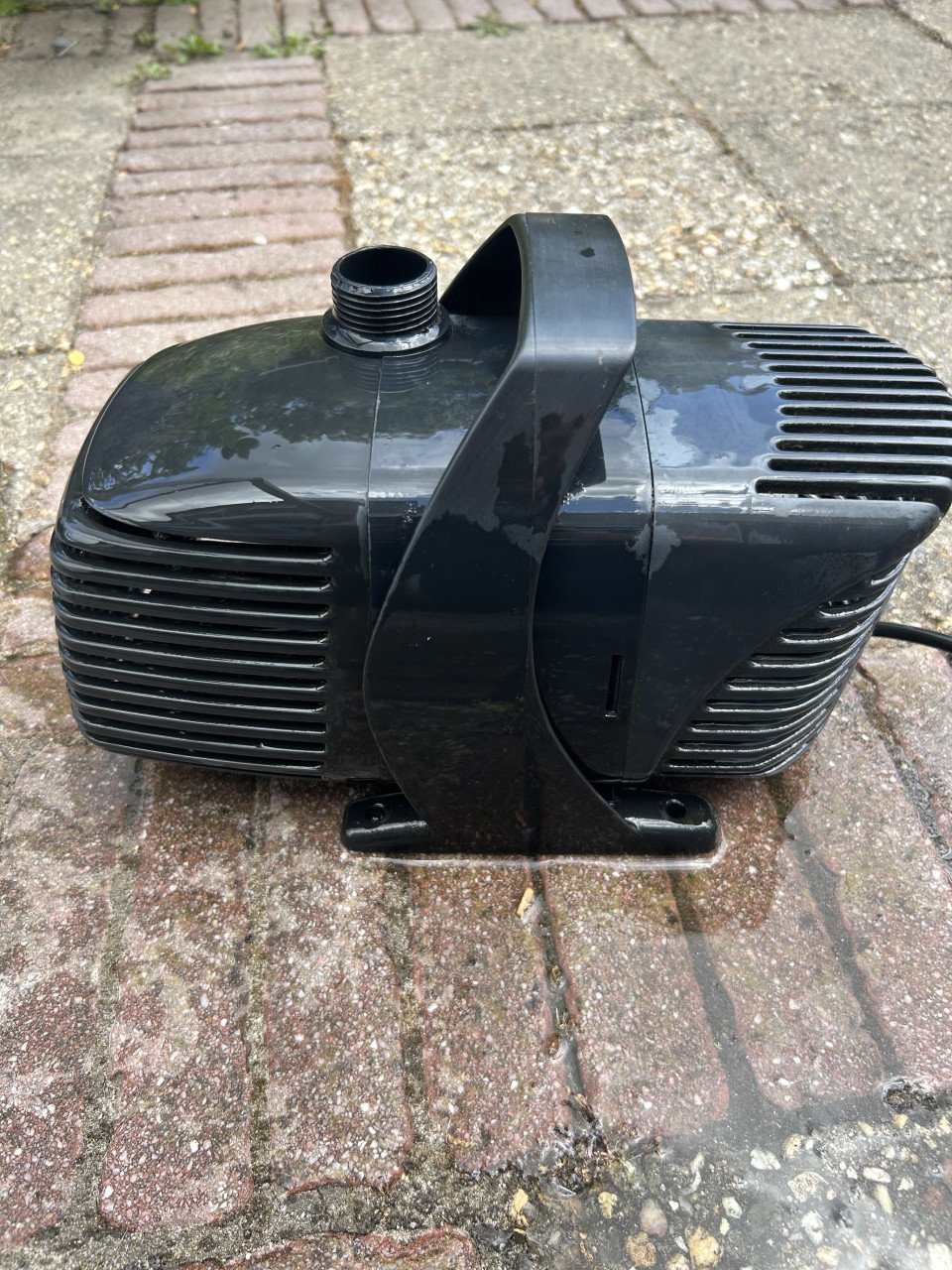 Te koop Messner mpf 8000 Vijverpomp let op snoer 2 meter  nat en droog