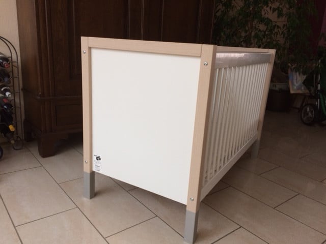 Babyledikant (incl matras) €150,-