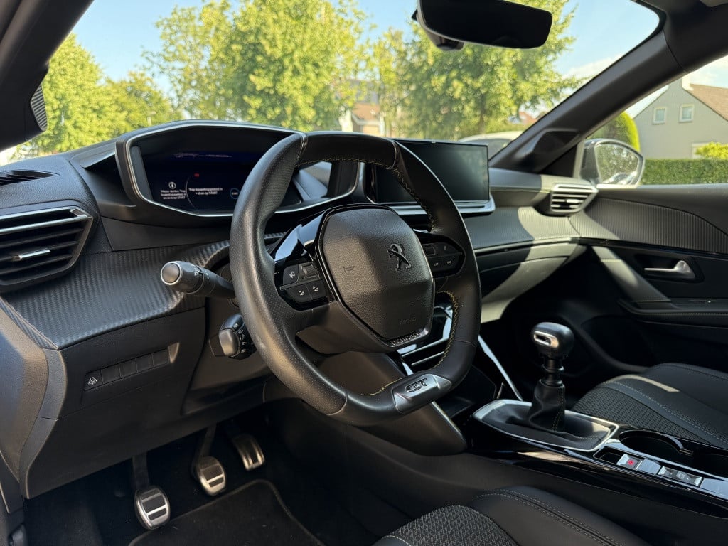Peugeot 208 1.2 puretech gt