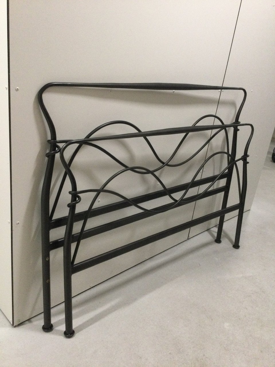 Metalen ledikant 140x200cm met twee lattenbodems
