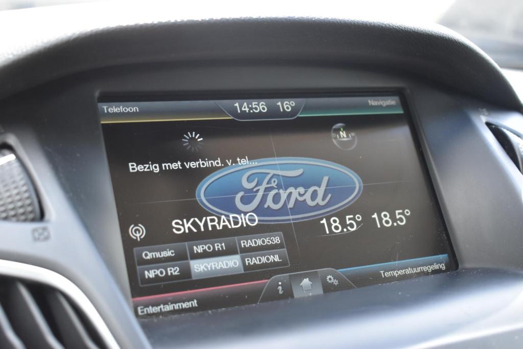 Ford Focus wagon 1.0 titanium edition | wegklapbare trekhaak | climate cont