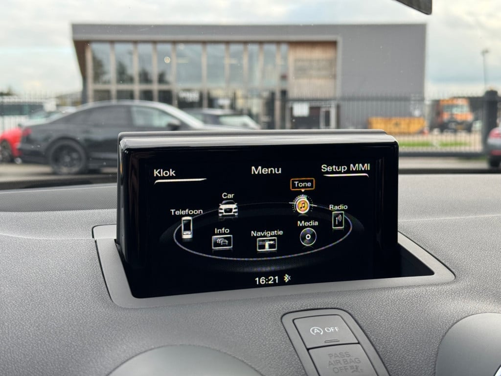 Audi A1 Sportback 1.0 tfsi s-line * navigatie * cruise control * nap