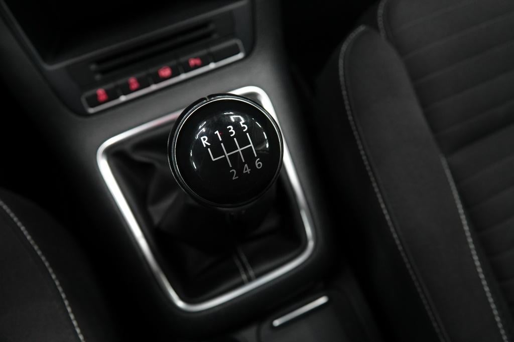 Volkswagen Tiguan 1.4 tsi r-line ed | stoelverw. | carplay | pdc |