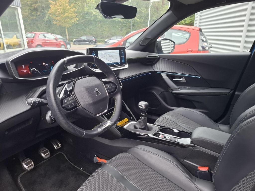 Peugeot 2008 suv 130 gt-line schuif-/kanteldak/cam/trekhaak