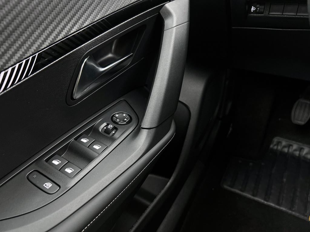 Peugeot 2008 100 pk allure | keyless entry | parkeersensoren voor + achter 