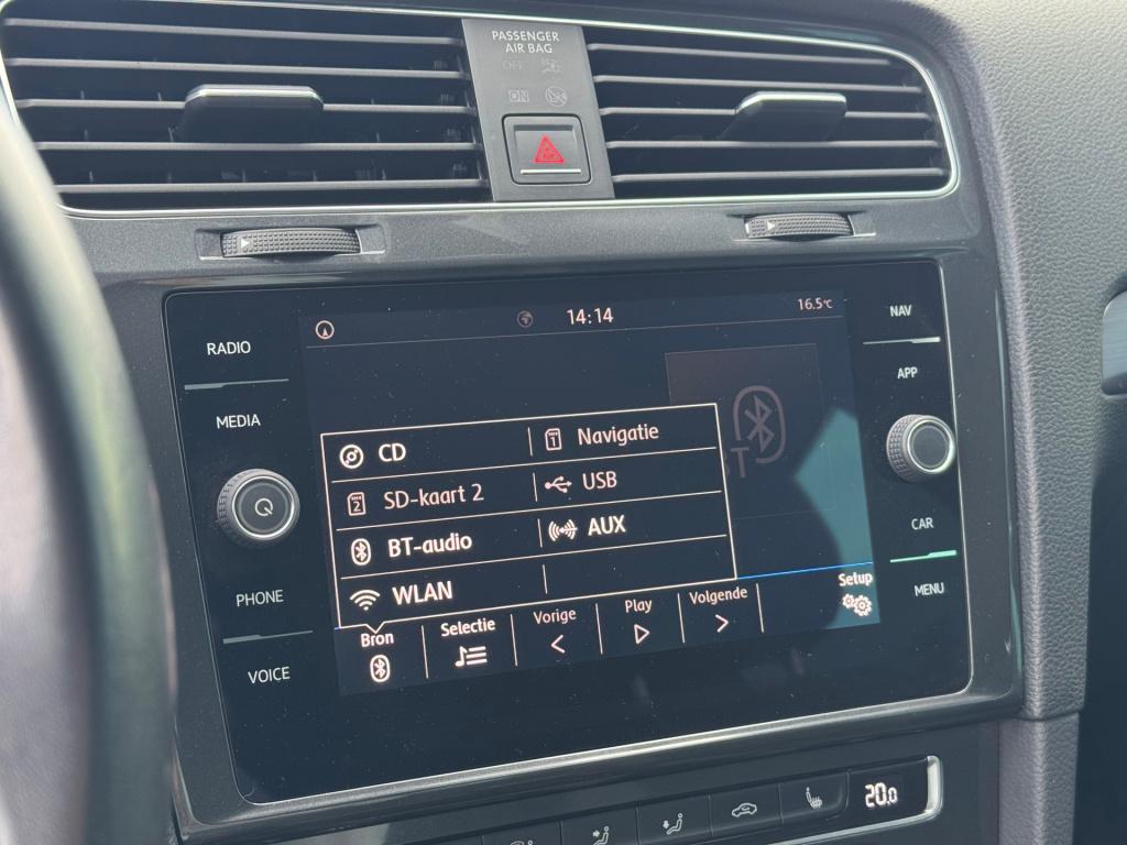 Volkswagen Golf 1.0 tsi * massage stoel * camera * carplay * stoelverwarmin