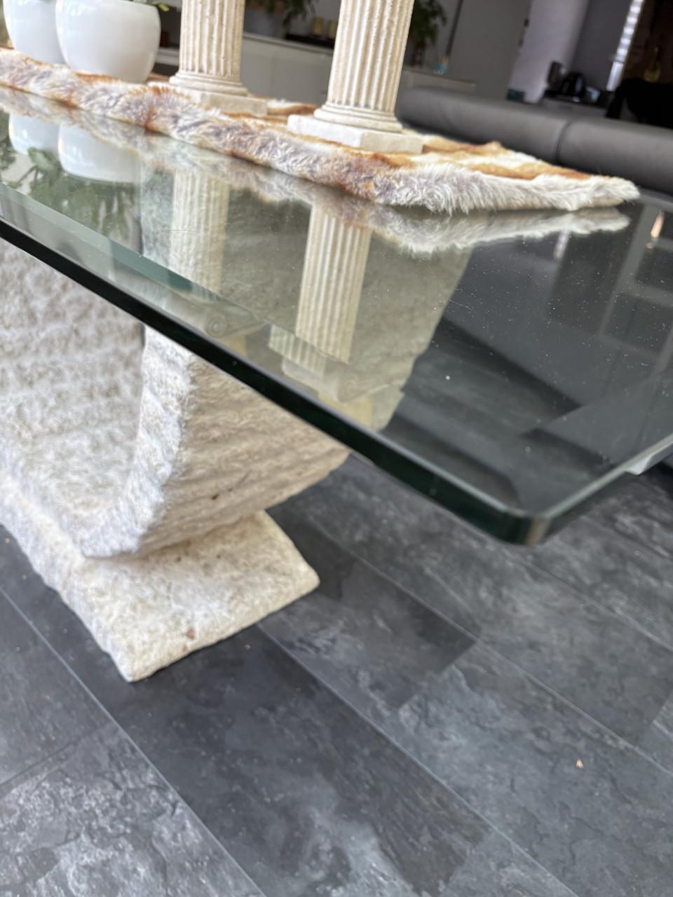 Eettafel, dressoir en bijzettafel