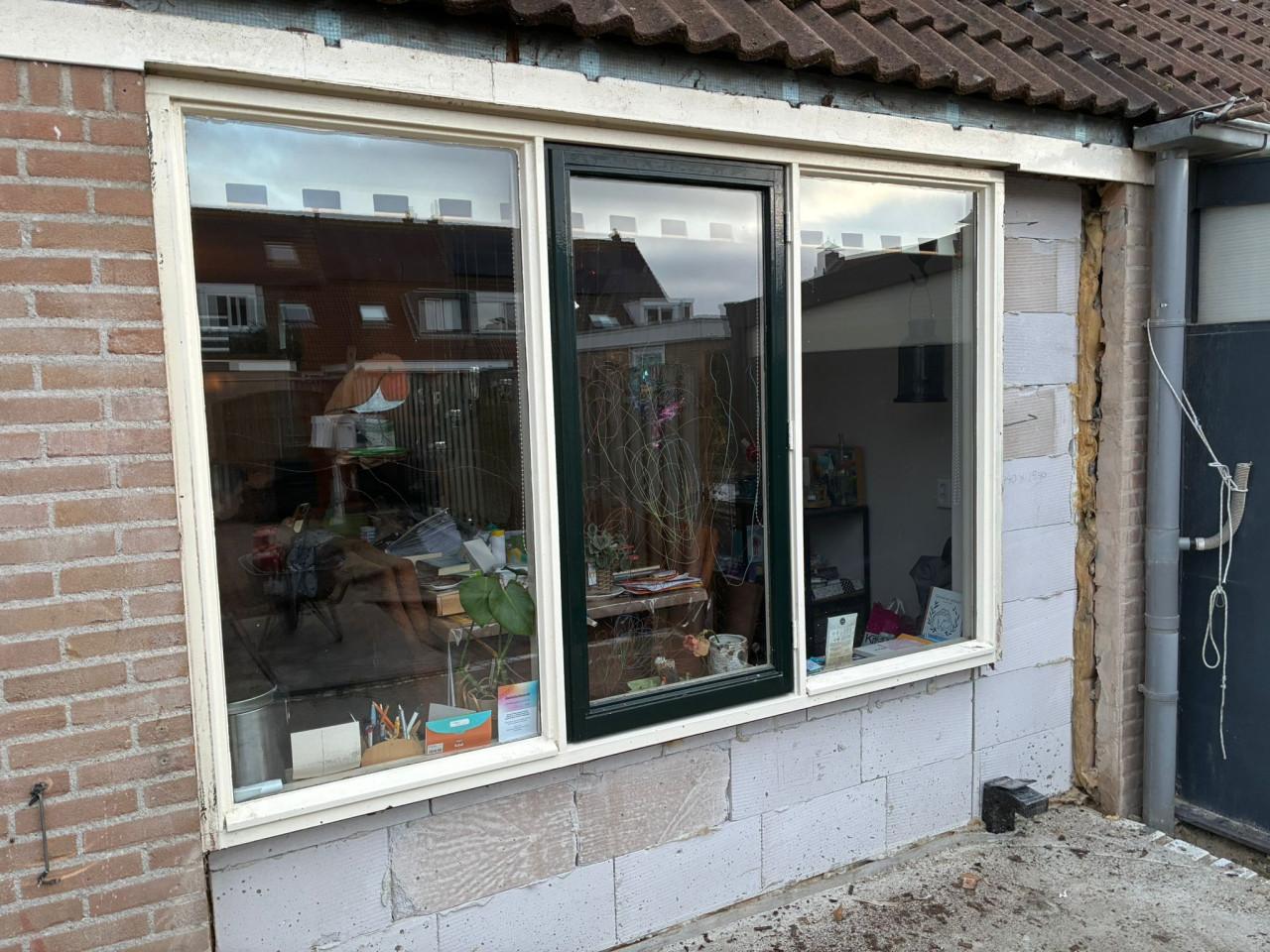 Hard-houten kozijn met dubbel glas