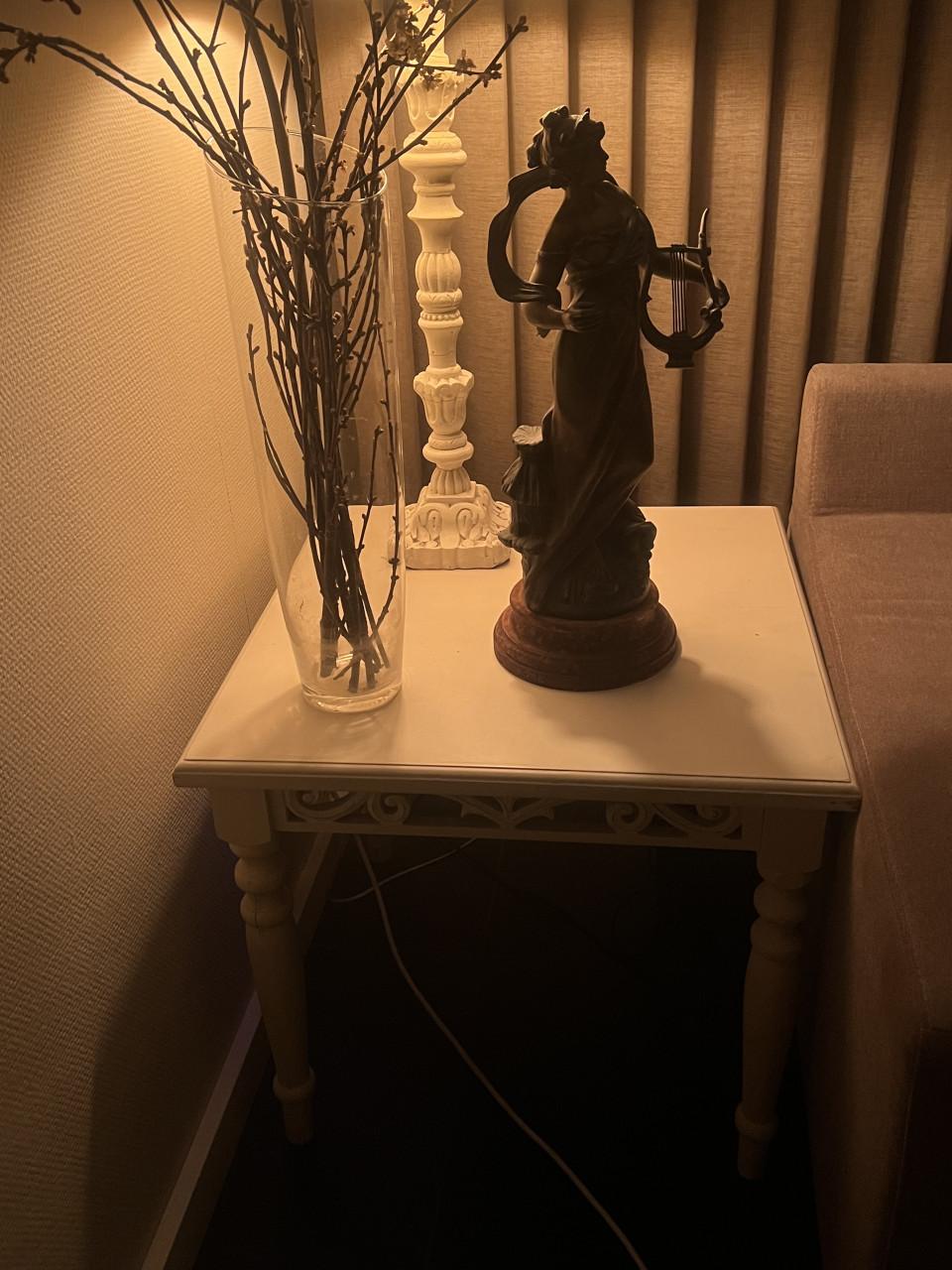 Bijzettafeltjes met mooie accenten