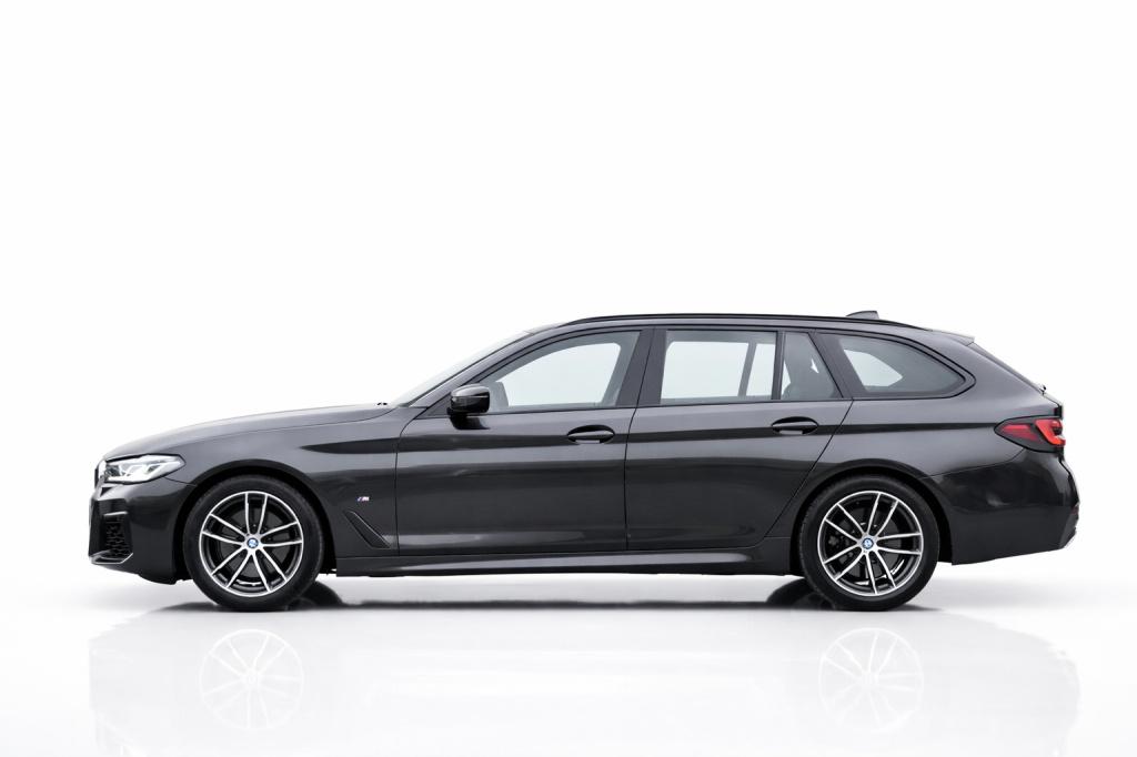 BMW 5 Serie touring 520i m-sport | laserlight | nap | dealer onderhouden | 