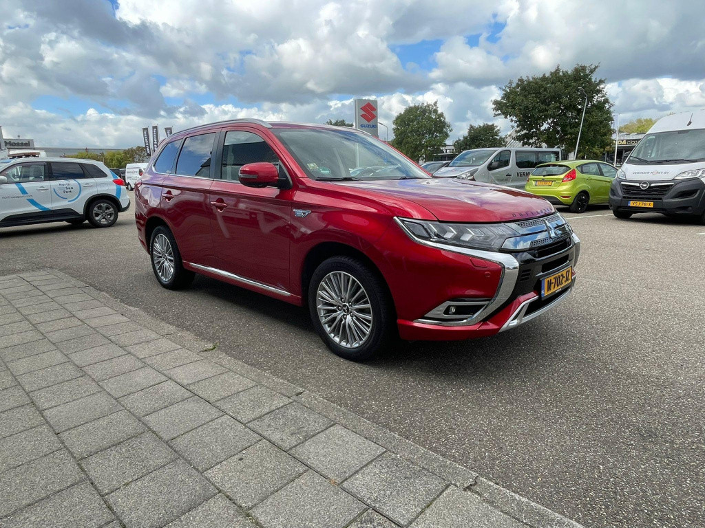 Mitsubishi Outlander 2.4 phev intense+ plug in hybride automaat