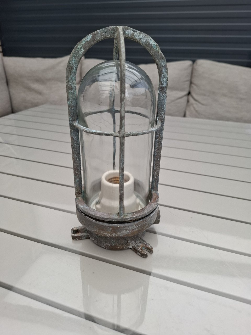 Oude messing wandlamp .