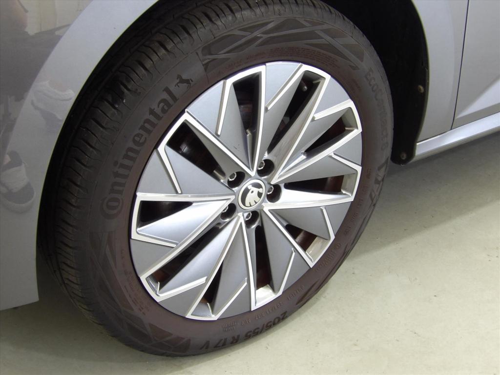 Skoda Kamiq 1.0 tsi greentech 110pk dsg-7 tour