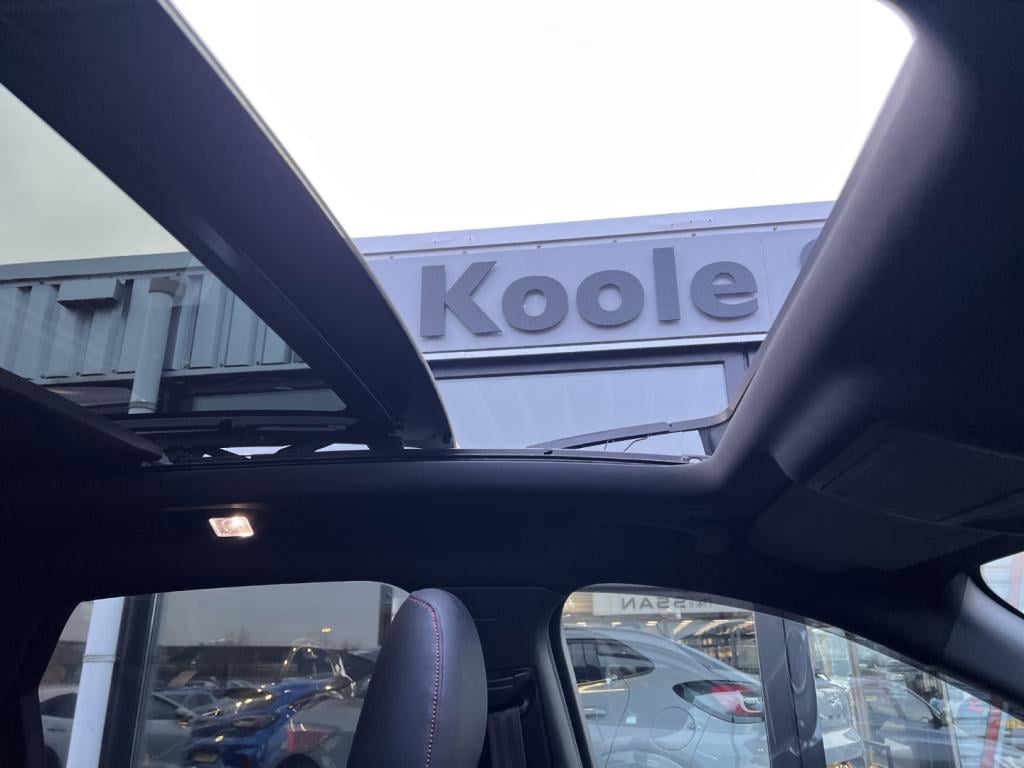 Ford Kuga 2.5 phev e-cvt 225pk st-line x , trekhaak , panodak , voorruitver