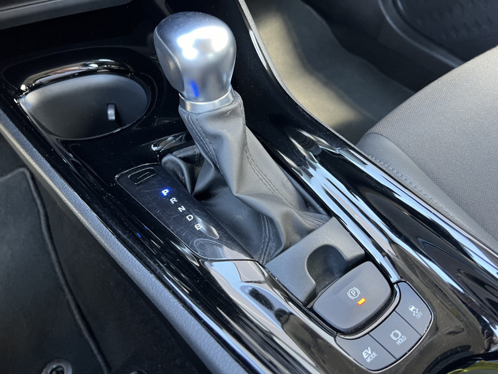 Toyota C-hr 1.8 hybrid dynamic