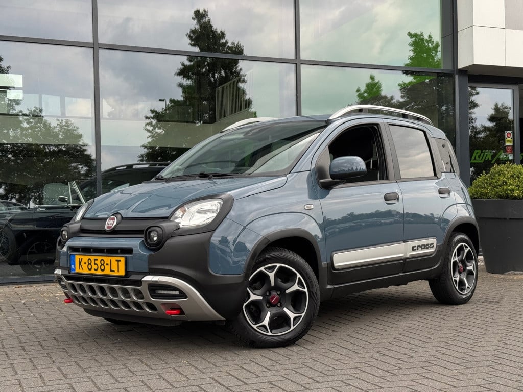 Fiat Panda 1.0 hybrid cross * stoel + voorruit verwarming * airco * bluetoo