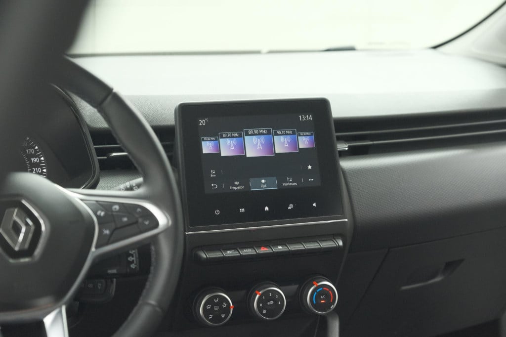 Renault Clio tce 90 equilibre | parkeersensoren | apple carplay | cruise co