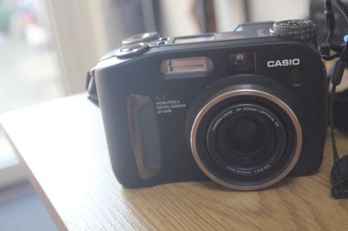 Casio QV-4000 4.1 megapixels