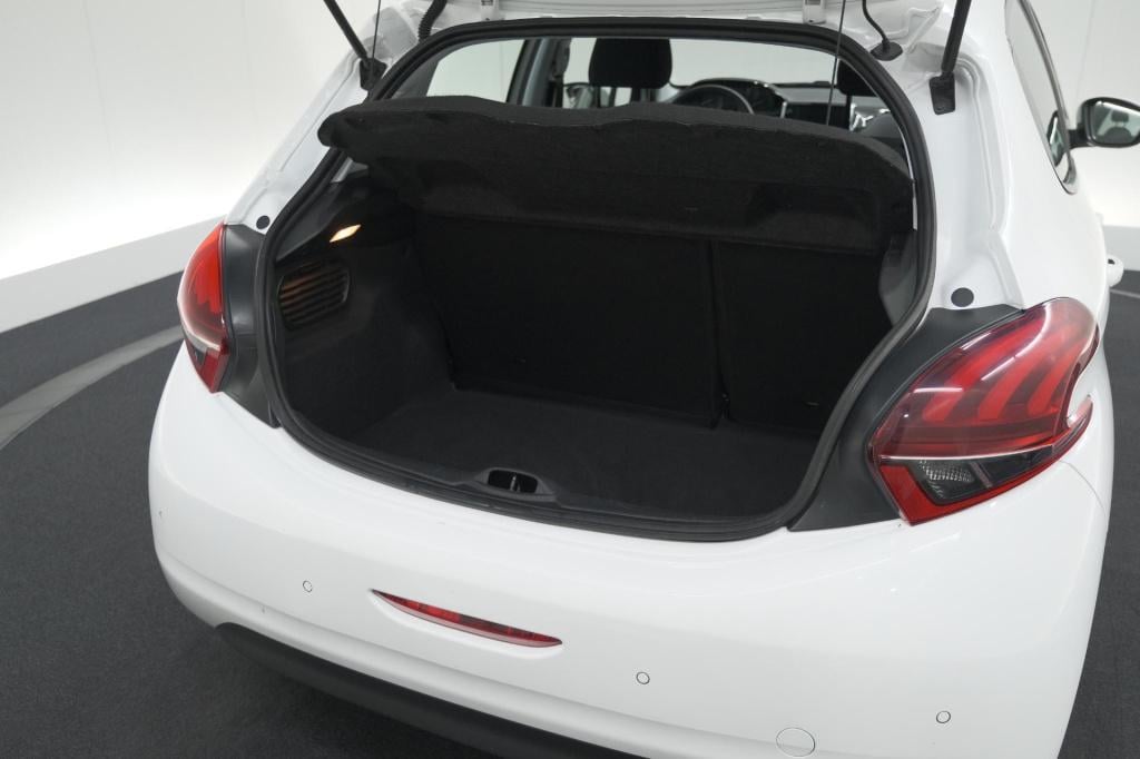 Peugeot 208 puretech 82 blue lion | apple carplay | parkeersensoren | navig