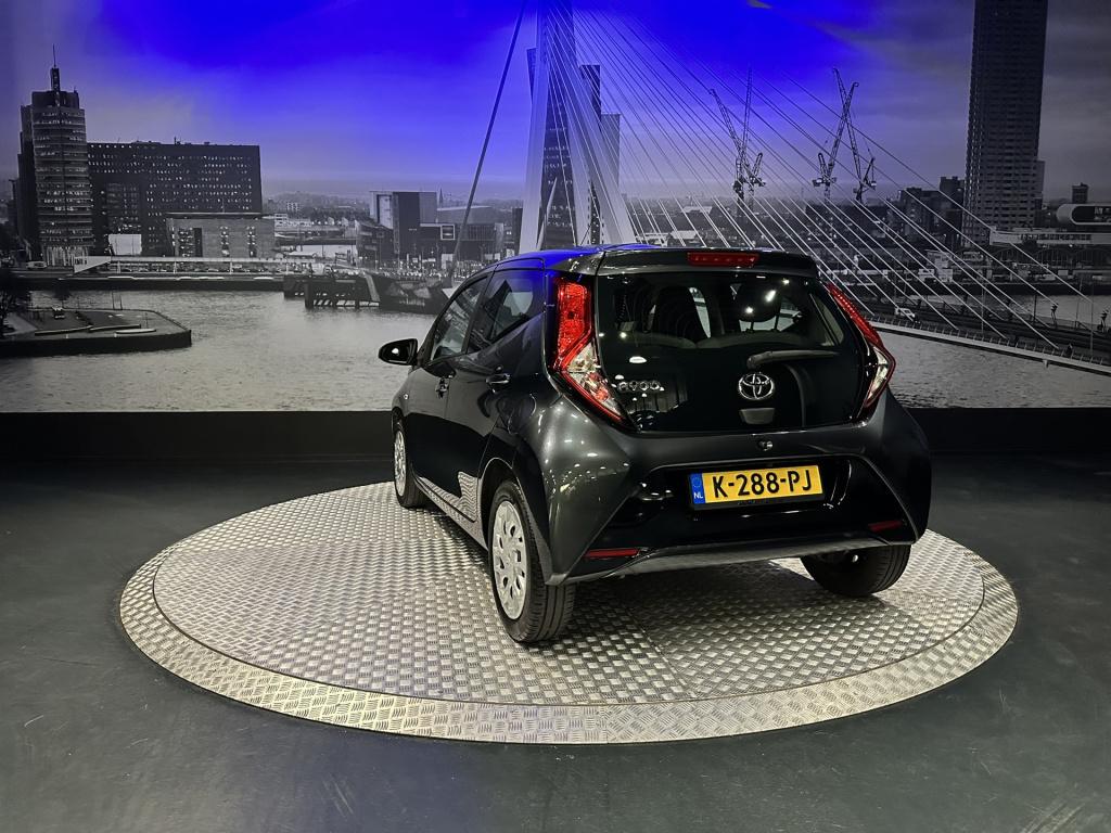 Toyota Aygo 1.0 vvt-i x-play *camera*carplay*