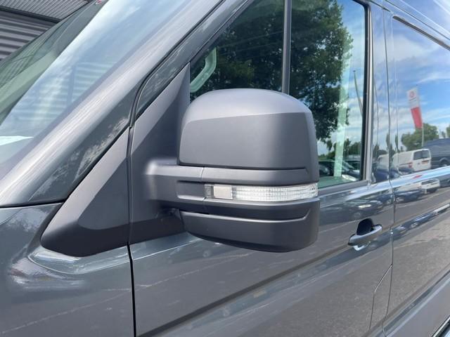 Volkswagen Crafter 2.0 tdi 141pk l3h3 euro6 airco