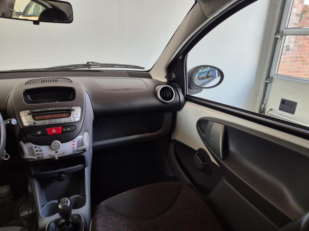 Peugeot 107 1.0-12v xr origineel nl / 5-deurs / airco