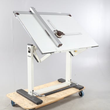 Professionele tekentafel met lamp