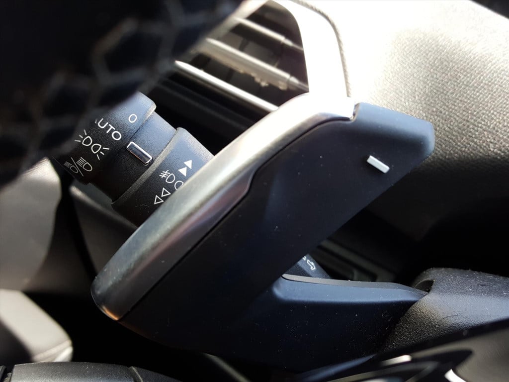 Peugeot 3008 1.2 130pk première automaat navigatie | trekhaak | panoramisch