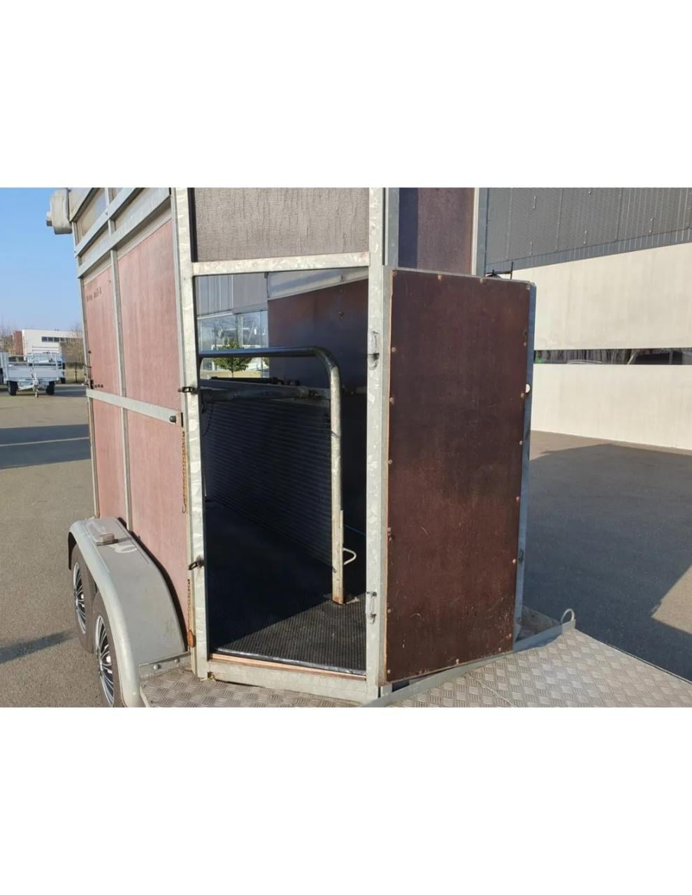 Koetstrailer ponytrailer 1500kg 250x125x230cm
