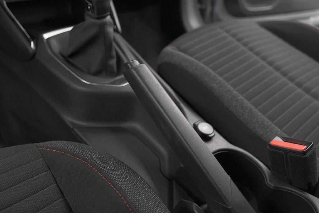 Peugeot 208 puretech 75 active pack | navigatie | parkeersensoren | apple c