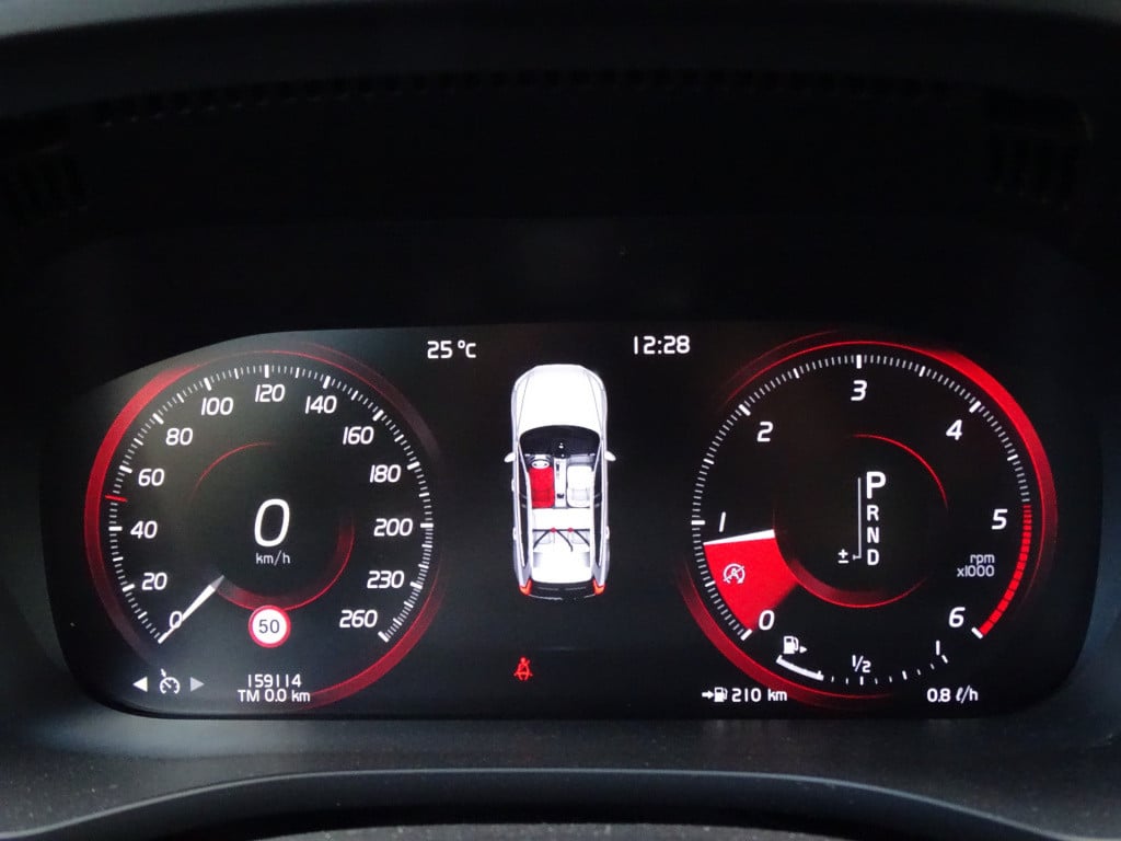 Volvo XC60 2.0 d4 momentum pro | adapt. led | apple carplay/android auto