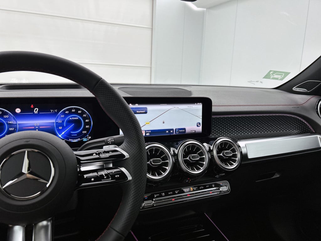 Mercedes-Benz Eqb 250+ business solution amg 71 kwh | trekhaak | premium pa