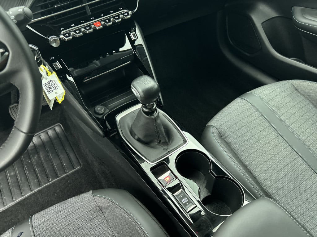 Peugeot 208 100 pk allure | rijklaar | navi | camera | icockpit |