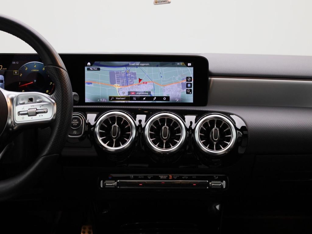 Mercedes-Benz A-Klasse 250 premium | automaat | panorama dak | virtual cock
