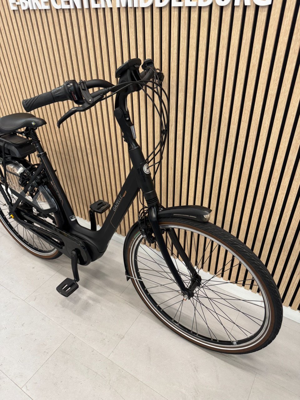 Gazelle Orange C8 Bosch Active Line Plus 400Wh 53CM