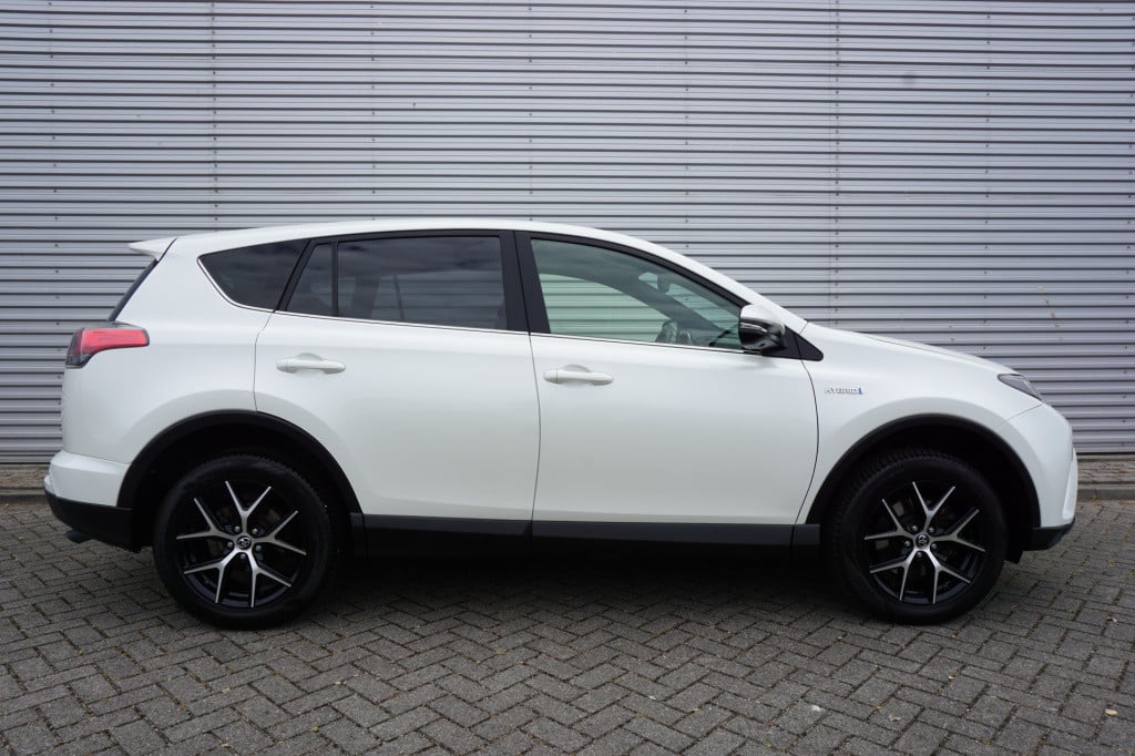 Toyota Rav4 2.5 hybrid awd style - automaat / climate / navi / cruise / ele